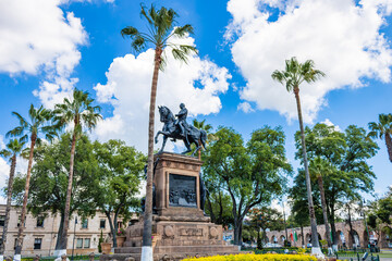 Statue of Gral. Jos&eacute; Mar&iacute;a Morelos y Pav&oacute;n in Morelia