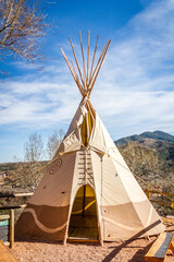 teepee © Leslie
