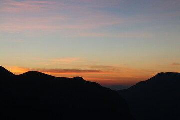 Atardecer en la  montaña