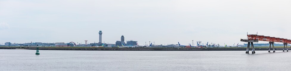Obraz premium (東京都-風景パノラマ)羽田空港側風景４