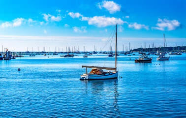 Obraz premium Catboat Sailboats Yachts Padanaram Harbor Dartmouth Massachusetts