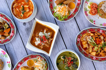 Fototapeta na wymiar Thai Food Mixes of Fried Rice, noodles and soups