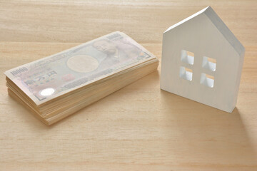 白い家　紙幣
