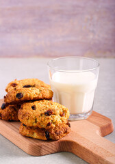 Oat and raisin cookies