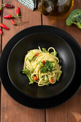 Spaghetti con broccoli e peperoncino, Cucina Italiana 