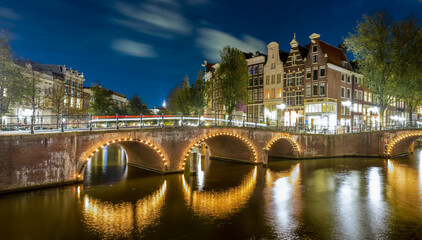 Keizersgracht at night