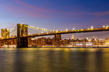 Fototapeta na wymiar Brooklyn Bridge at Sunset
