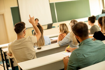 University srudents in the classroom