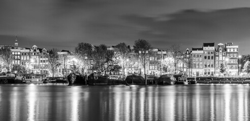 Fototapeta premium Amsterdam Canal at night
