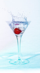 Splash mit Gin und Erdbeere