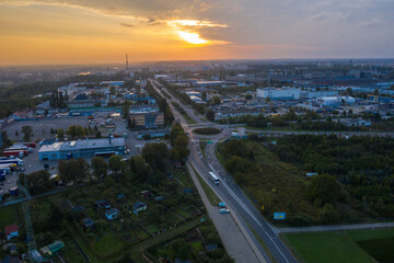 Panorama miasta Gorzów Wielkopolski, wieczorny widok z lotu ptaka na Rondo Sybiraków w kierunku ulicy Podmiejskiej