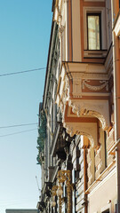 Fototapeta na wymiar small balcony on Griboyedov channel embankment