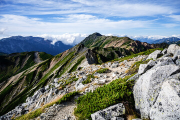 鷲羽岳から水晶岳を眺める