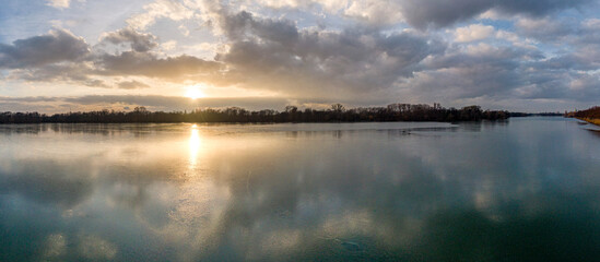 Obraz premium Hannover-Maschsee-Skyline - Panorama - Drohnenaufnahme