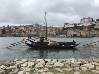 Fototapeta premium old fishing boat in the center of Porto