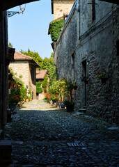 Foto scattata nei vicoli di Tagliolo Monferrato.