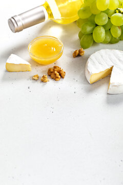 Different sorts of cheese on backround
