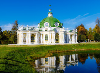 Fototapeta na wymiar The Kuskovo estate in Moscow. Russia