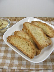 Cantuccini from spelt with almonds