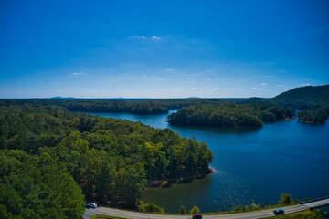 Obraz premium Aerial view of the old Bethany bridge on lake Allatoona on way to Red top mountain in Georgia