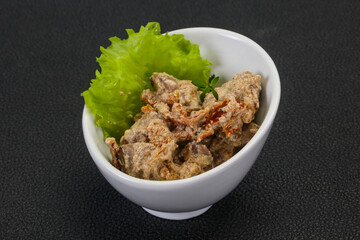 Chicken liver with cream and dry tomatoes