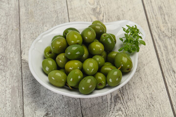 Green Campo Real olives in the bowl