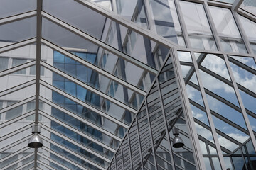 St&uuml;rzende Linien