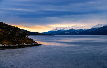 Fototapeta na wymiar Sunrise at Chilean Fjords
