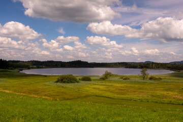 Obraz premium Großer Ursee im Taufach- und Fetzachmoos bei Leutkirch im Allgäu