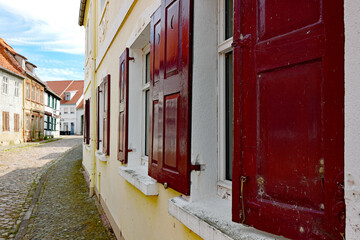Havelberg in Sachsen-Anhalt historische Gebäude mit Fensterläden