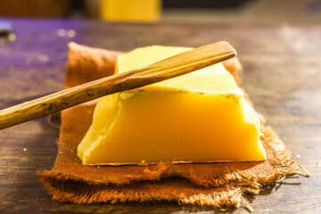Argentine organic beeswax for multiple aesthetic culinary uses and even for treating wood