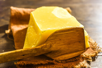 Argentine organic beeswax for multiple aesthetic culinary uses and even for treating wood