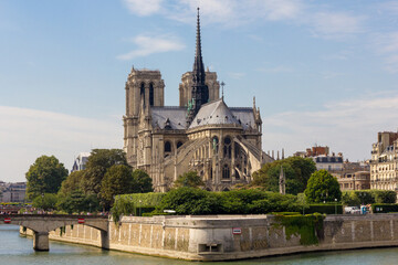 Fototapeta na wymiar Notre dame de Paris