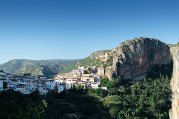 Fototapeta na wymiar Nice inland town, in Spain called chulilla
