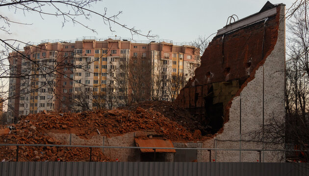 Demolition of old cinema buliding