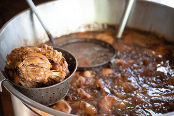 carnitas de puerco, aceite, cociendo carnitas de puerco