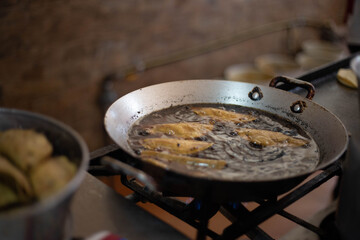 Quesadillas fritas, comida mexicana