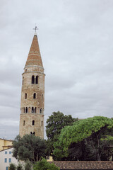 Fototapeta premium Campanile nelle nuvole