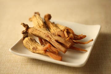 dry Ginseng Roots