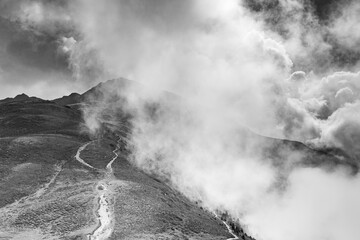 Nebel über Glanderspitze in Zams Tirol