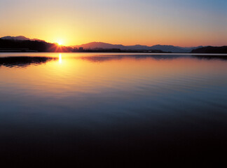 Fototapeta na wymiar sunset view of lake