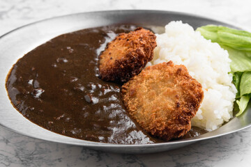 ブラックカツカレー