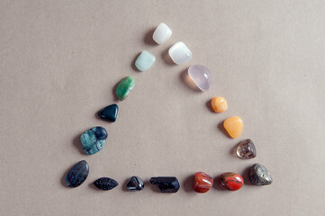 Steine angeordnet als Muster.