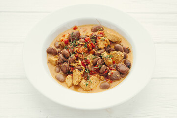 Simple organic food plates 