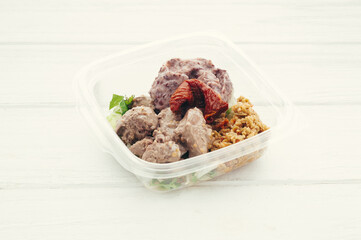 Simple organic food plates 