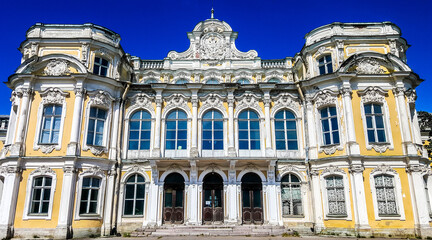 Fototapeta na wymiar Baroque palace in the estate Znamenka. Leningrad region, Russia