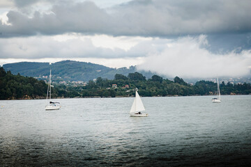 Obraz premium Beautiful views of the coast with small boats