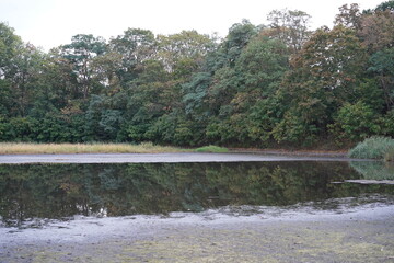 Das alte Regenauffangbecken des Flughafens Tempelhof in Berlin