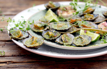 lapas é um tradicional Madeira e Açores prato oferecido em restaurantes.