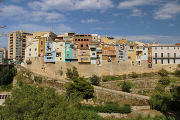 Obraz premium Casas de colores sobre el río Amadorio, Villajoyosa, España